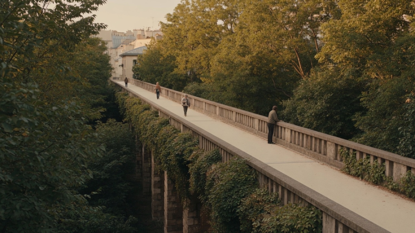 Tree-lined elevated promenade Coulée verte Paris